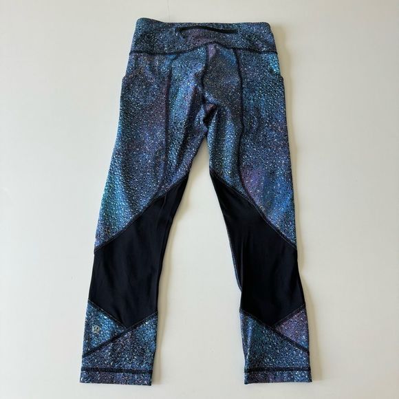 Lululemon Pace Rival Crop 22” Strive Multi Black Blue Mermaid Galaxy Size 4 - Picture 7 of 16